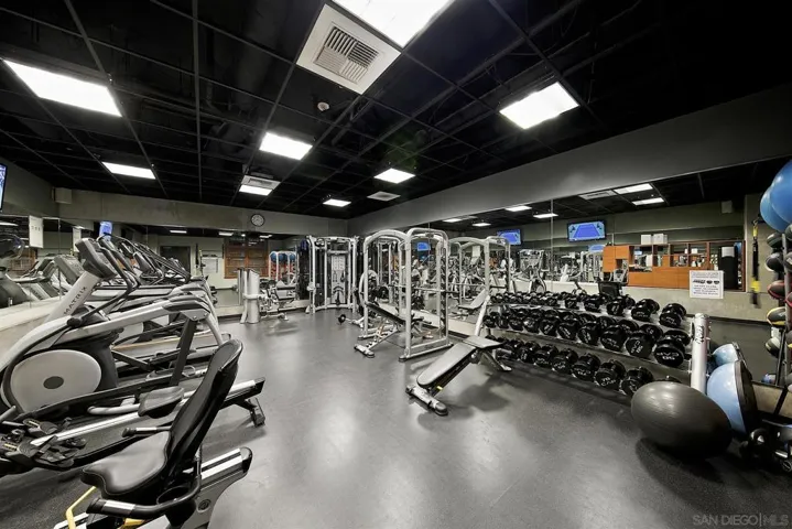877 Island 508, San Diego, California 92101