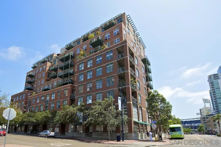 877 Island 508, San Diego, California 92101
