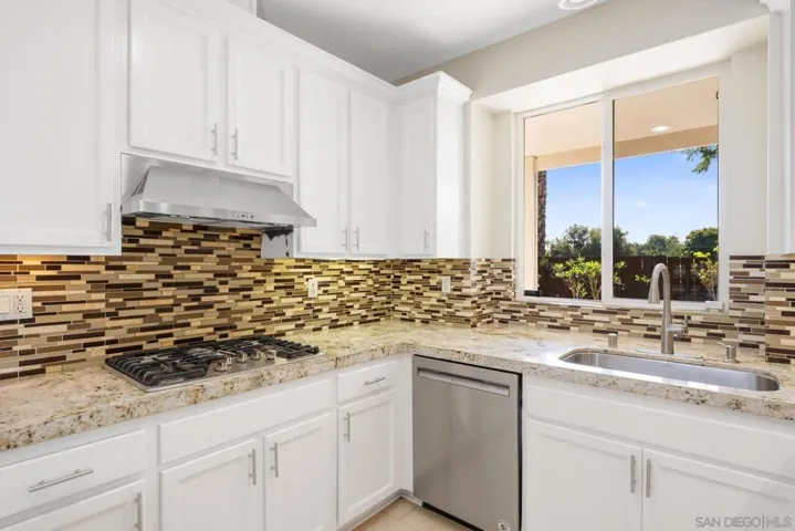 1030 Princess Kyra Place, Escondido, California 92029
