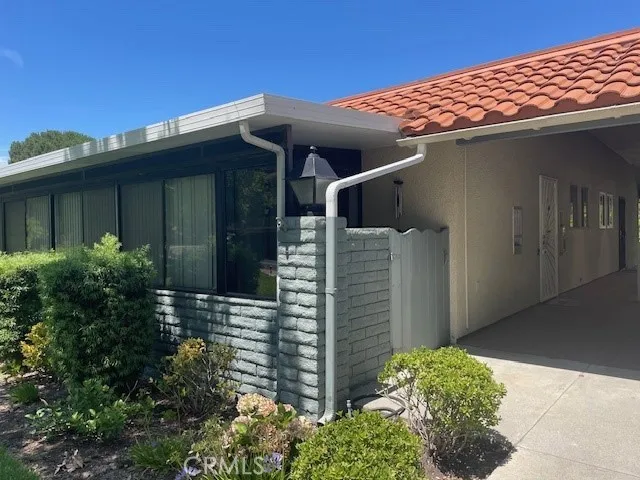 Street Level Entry, No Steps