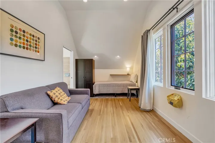 499 Kenoak, Pomona, California 91768