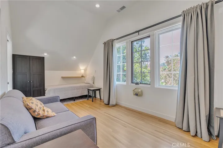 499 Kenoak, Pomona, California 91768