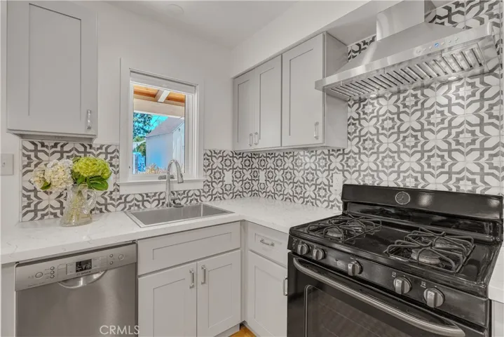 499 Kenoak, Pomona, California 91768