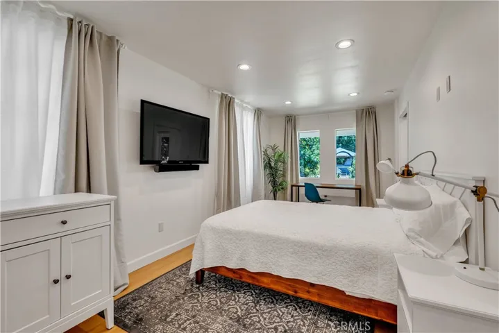 499 Kenoak, Pomona, California 91768