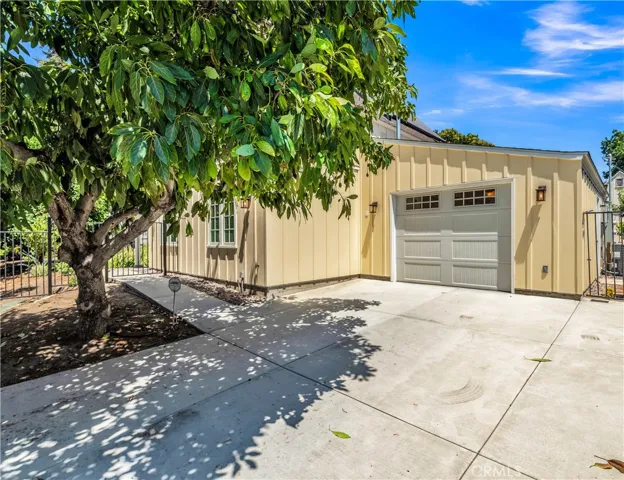 499 Kenoak, Pomona, California 91768