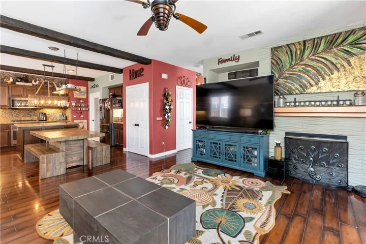 Family room/kitchen