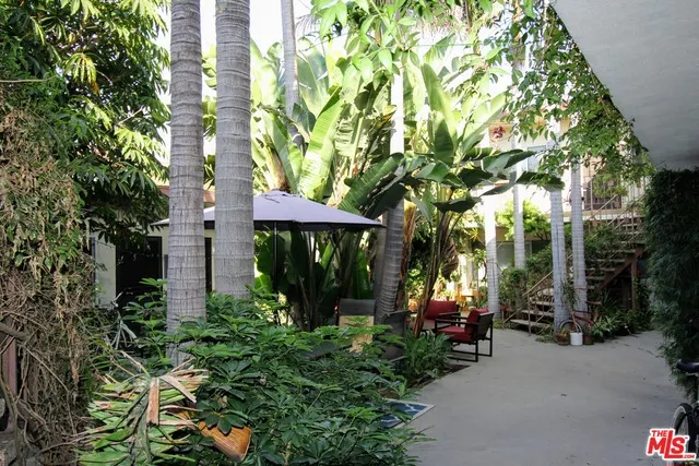court yard