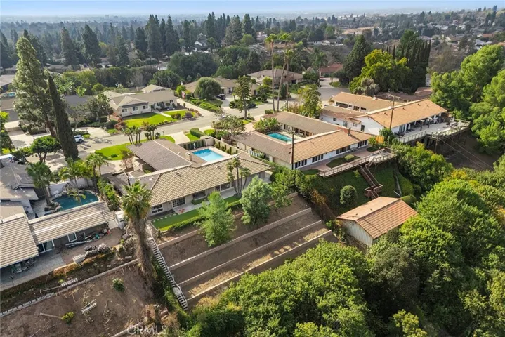 Birds eye view allows you to appreciate the grand lot size of this home.