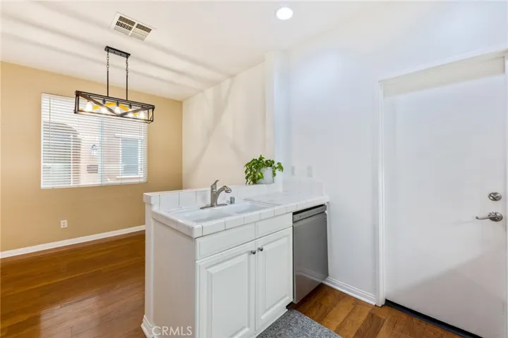 28444 Santa Rosa Lane 546, Saugus, California 91350