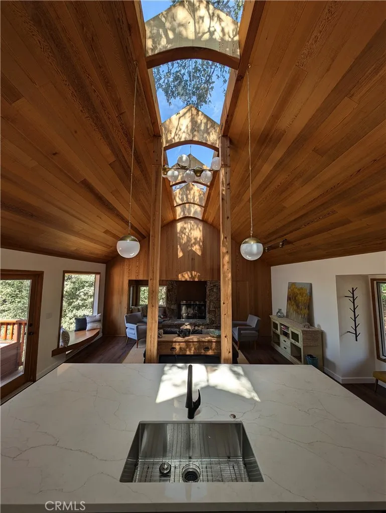 1384 Golden Rule Lane, Lake Arrowhead, California 92352 home-pic-17