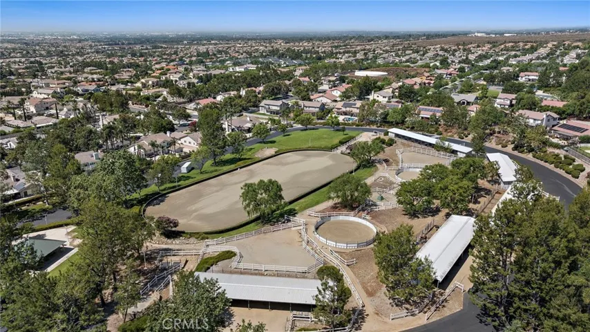 Etiwanda Equestrian Center for your horses included in HOA
