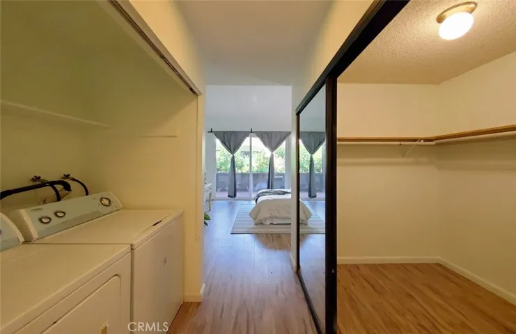 Huge Walking Closet