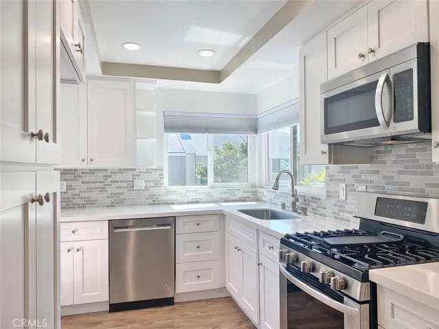 80 Windjammer, Irvine, California 92614