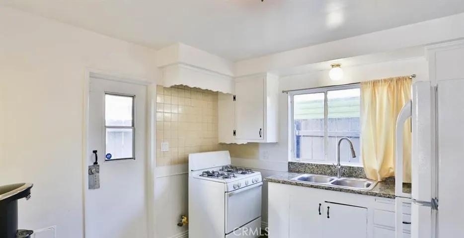 4843 Slauson Avenue, Maywood, California 90270