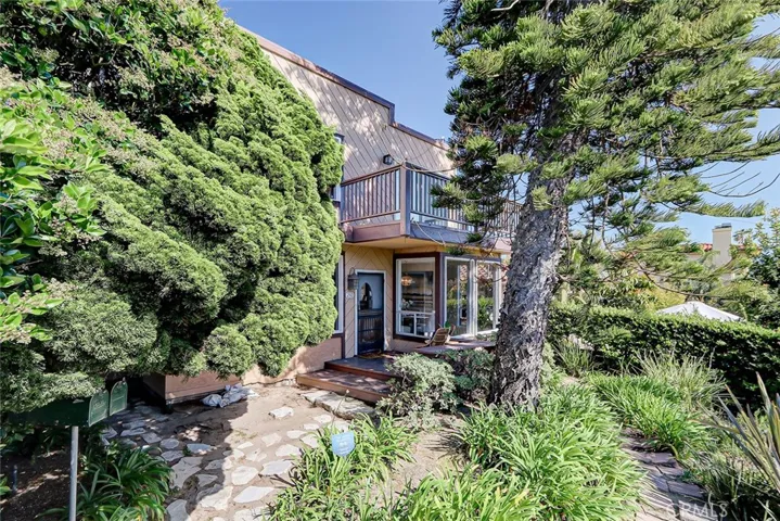 210 N Prospect Avenue, Redondo Beach, California 90277