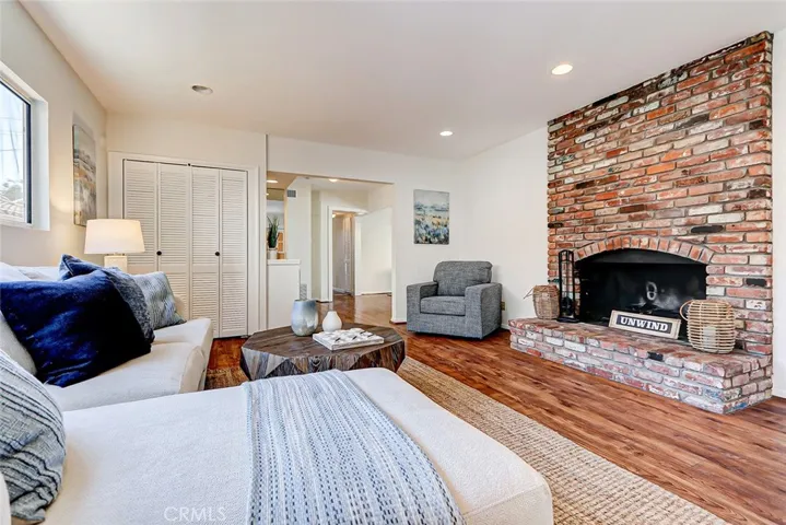 210 N Prospect Avenue, Redondo Beach, California 90277