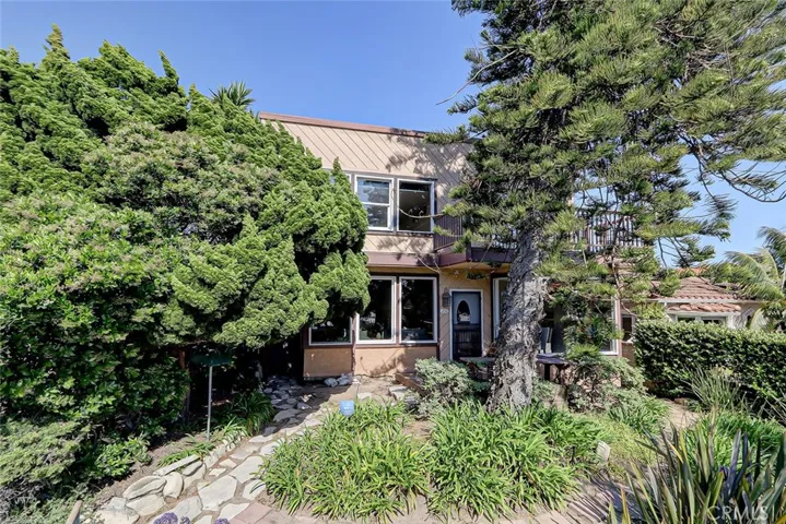 210 N Prospect Avenue, Redondo Beach, California 90277