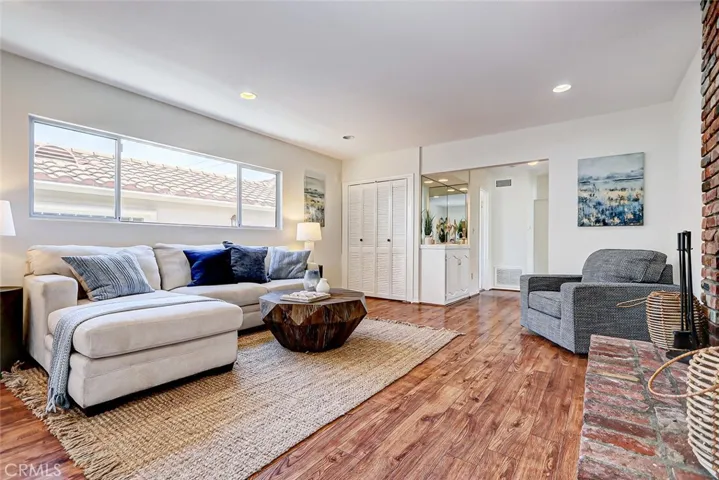 210 N Prospect Avenue, Redondo Beach, California 90277