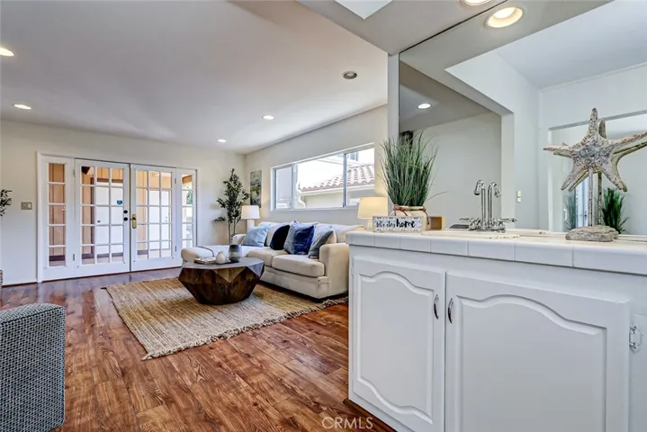 210 N Prospect Avenue, Redondo Beach, California 90277