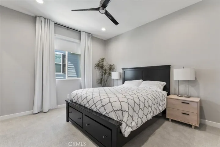 DESIGNER 3-BLADE PROPELLER CEILING FAN, UPGRADED CARPET.