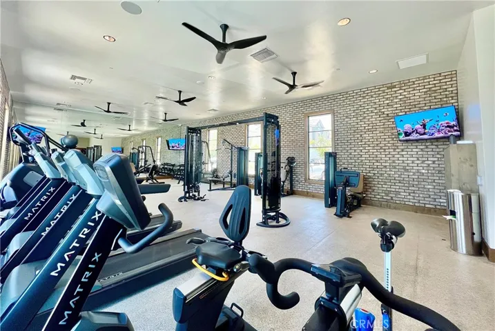 SPACIOUS GYM