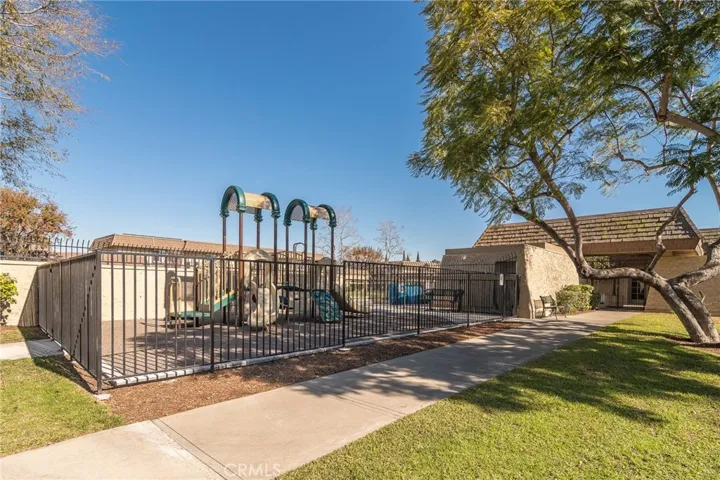 10390 Truckee River Court, Fountain Valley, California 92708