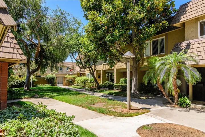10390 Truckee River Court, Fountain Valley, California 92708