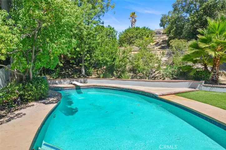 22747 Brandywine Drive, Calabasas, California 91302