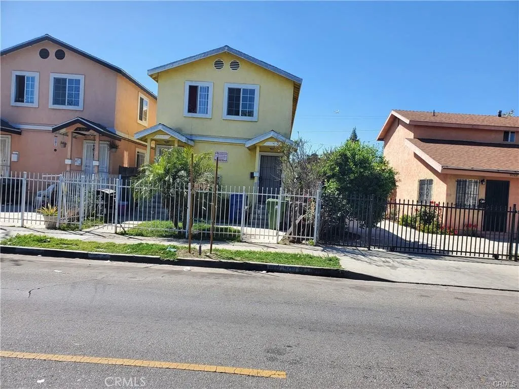 9715 - 9717 Wilmington Avenue, Los Angeles, California 90002 home-pic-0