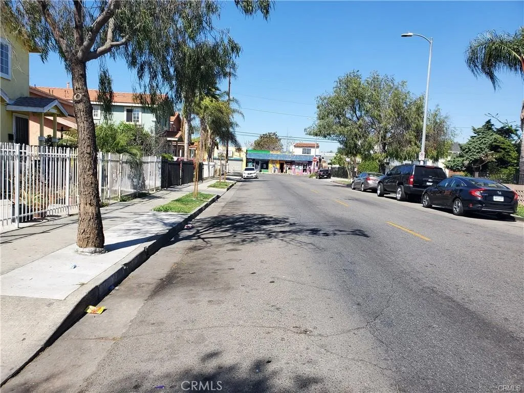 9715 - 9717 Wilmington Avenue, Los Angeles, California 90002 home-pic-5