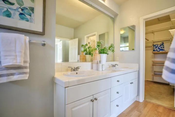 412 Kent Court, Mountain View, California 94043