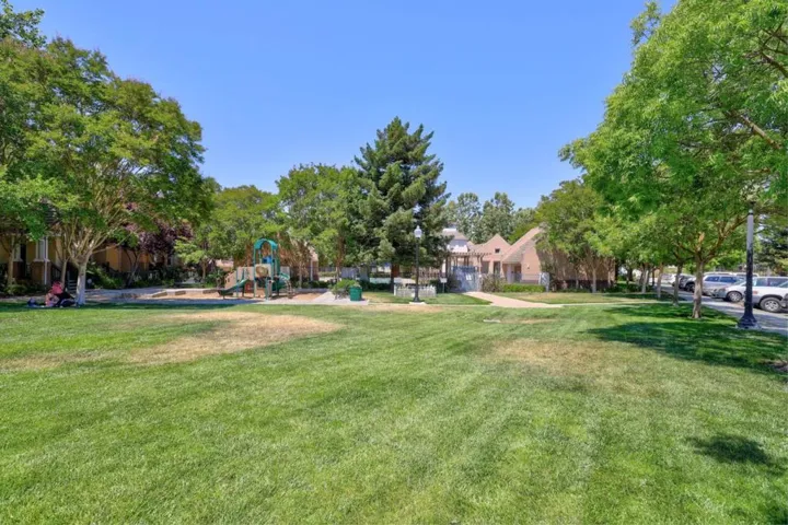 412 Kent Court, Mountain View, California 94043