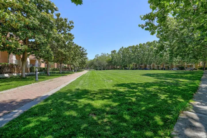 412 Kent Court, Mountain View, California 94043