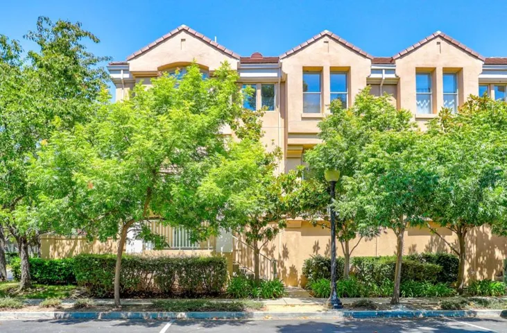 412 Kent Court, Mountain View, California 94043