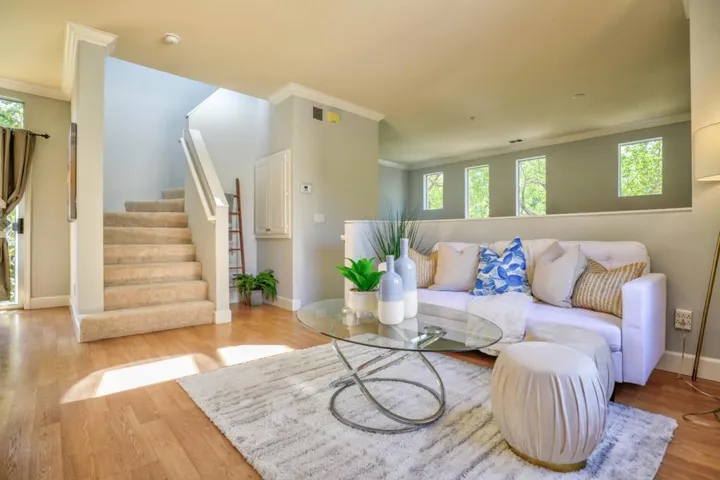 412 Kent Court, Mountain View, California 94043