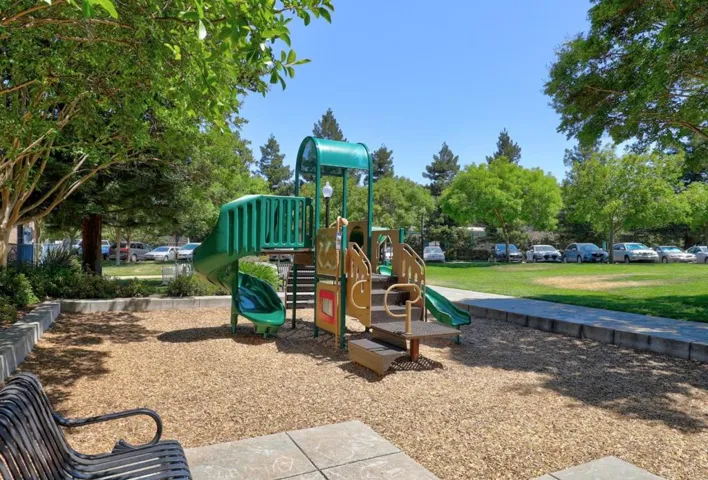 412 Kent Court, Mountain View, California 94043