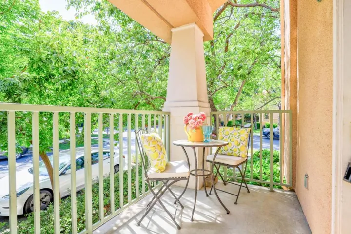 412 Kent Court, Mountain View, California 94043