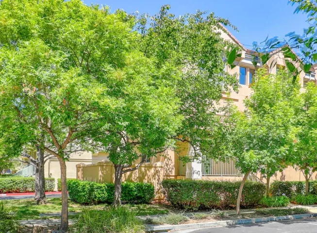 412 Kent Court, Mountain View, California 94043