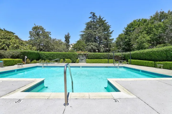 412 Kent Court, Mountain View, California 94043
