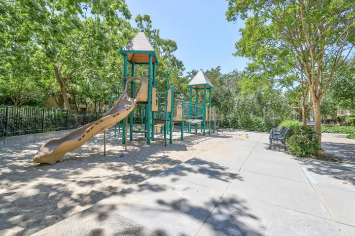 412 Kent Court, Mountain View, California 94043