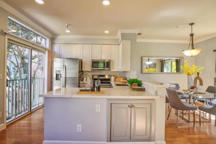 412 Kent Court, Mountain View, California 94043