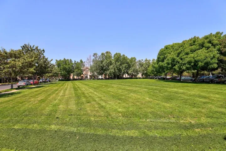 412 Kent Court, Mountain View, California 94043