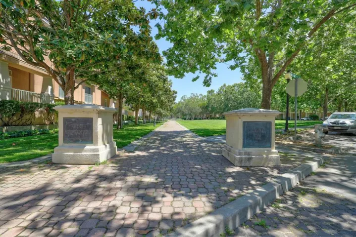 412 Kent Court, Mountain View, California 94043