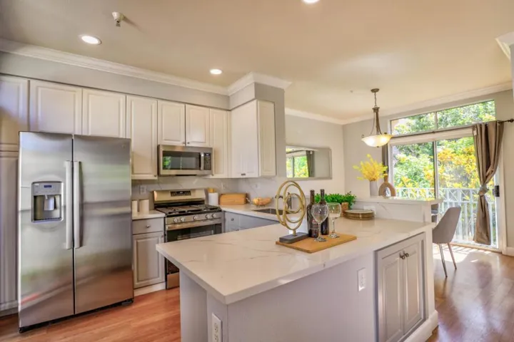 412 Kent Court, Mountain View, California 94043