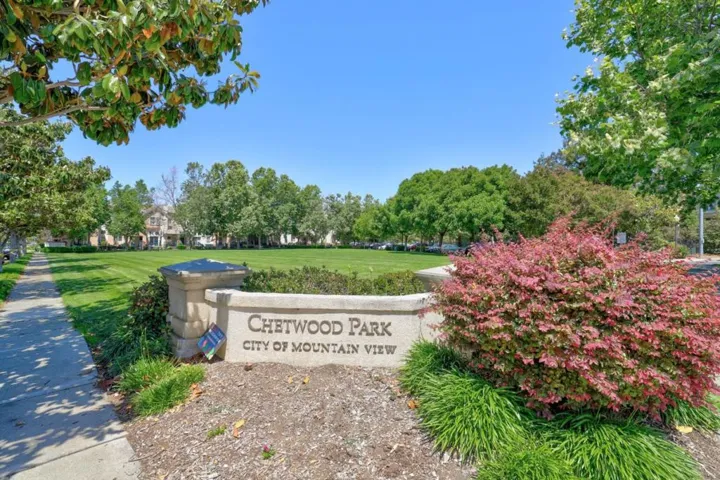 412 Kent Court, Mountain View, California 94043