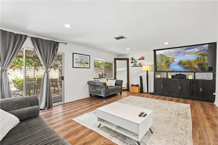 20540 Keswick Street, Winnetka, California 91306