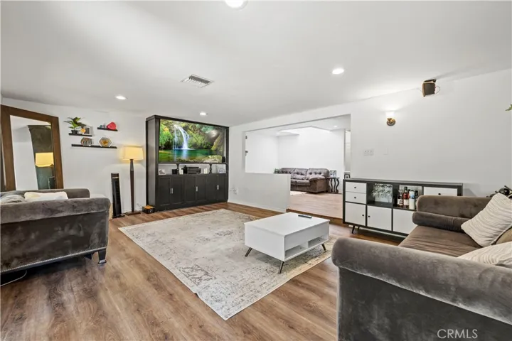 20540 Keswick Street, Winnetka, California 91306