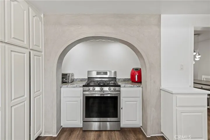 20540 Keswick Street, Winnetka, California 91306