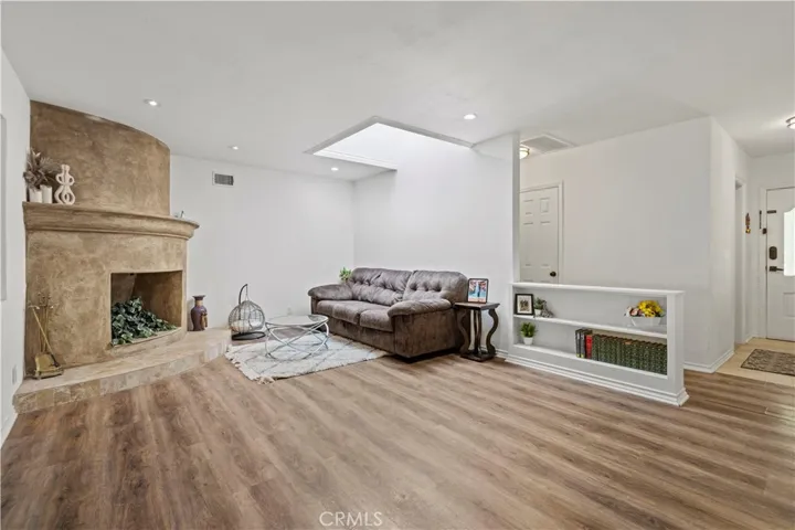 20540 Keswick Street, Winnetka, California 91306