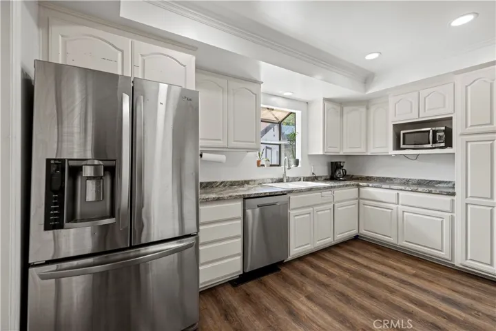 20540 Keswick Street, Winnetka, California 91306